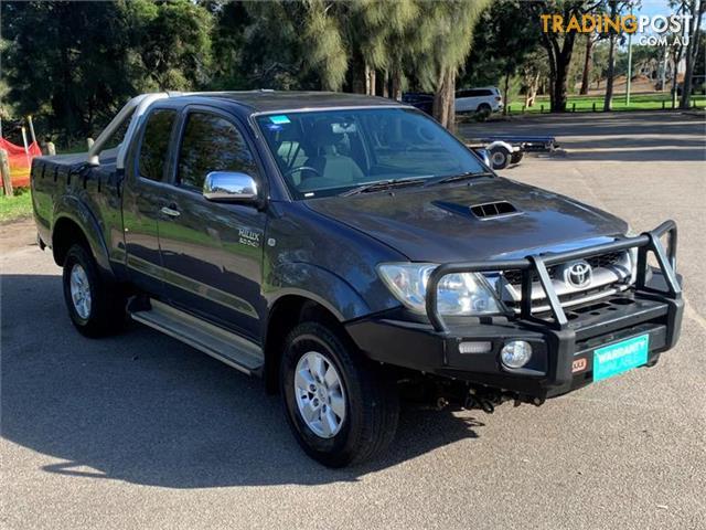 2010-TOYOTA-HILUX-SR5-4x4-KUN26R-MY11-UPGRADE-X-CAB-P-UP