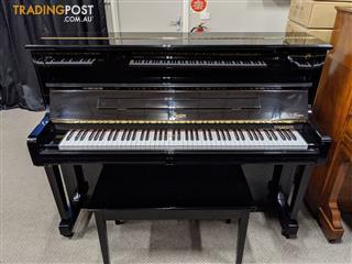 Boston Upright Piano designed by Steinway & Sons UP-118E Boston Upright Piano designed by Steinway & Sons UP-118E