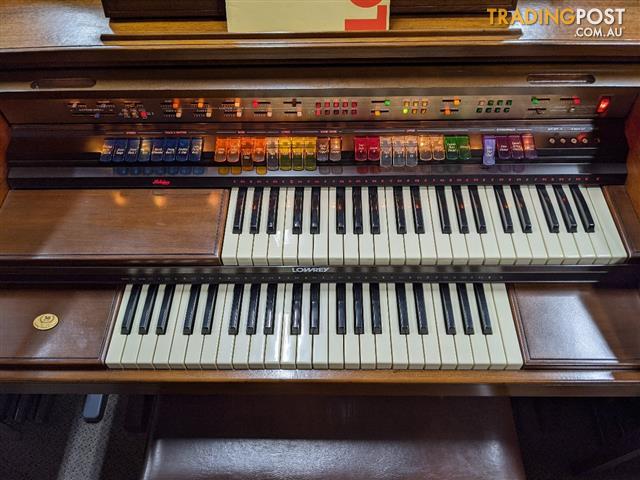 lowrey holiday deluxe model lsl organ