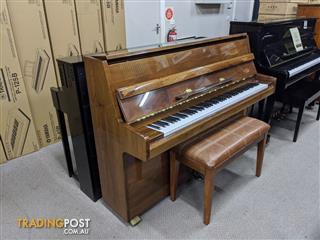 Alex Steinbach Student 105cm Upright Piano in Walnut Polished ( 1985 Ser No 615406) Alex Steinbach Student 105cm Upright Piano in Walnut Polished ( 1985 Ser No 615406)