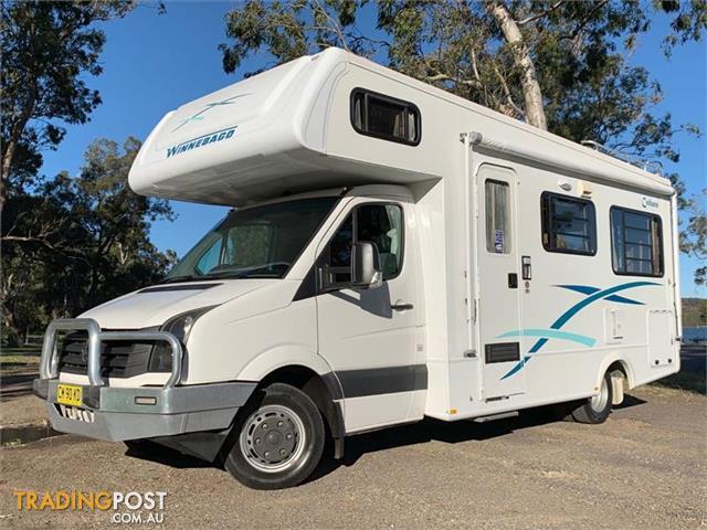 2011-WINNEBAGO-CEDUNA-C7376-MOTOR-HOME