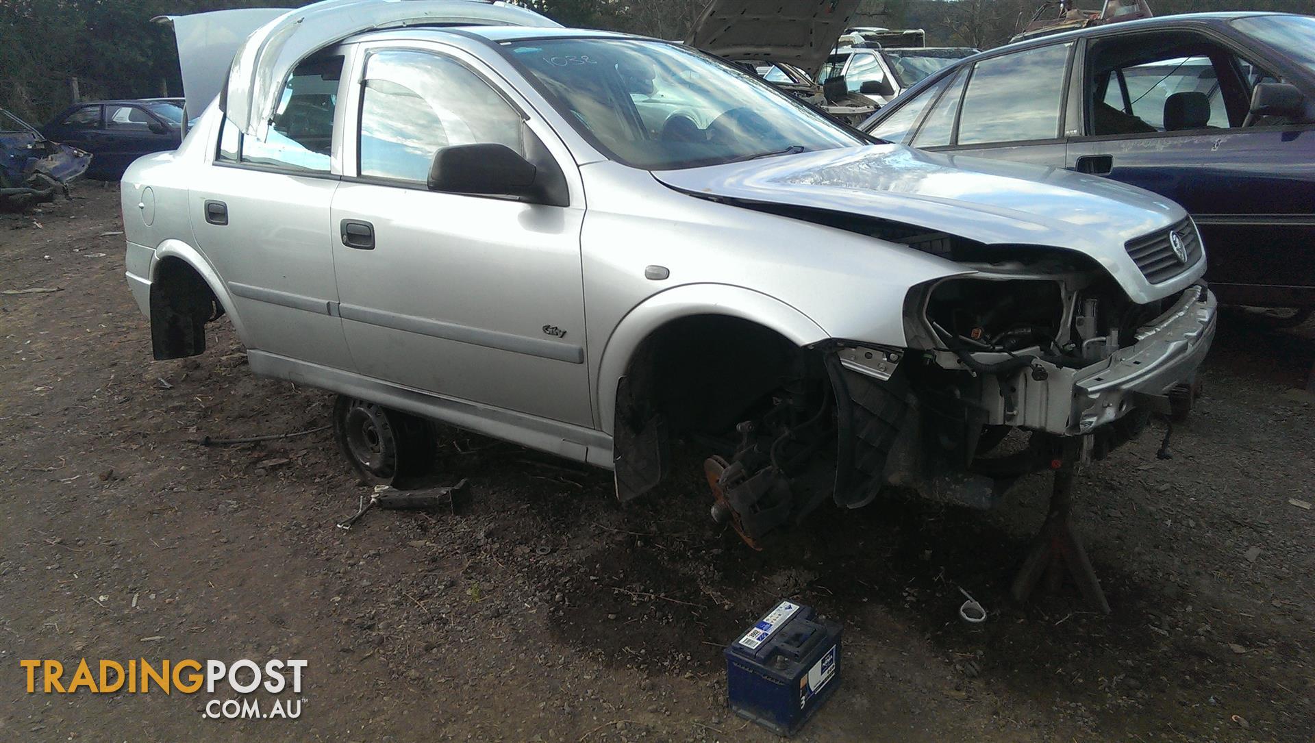 2000 Holden Astra TS 4Dr Sedan Auto 1.8 petrol REAR BUMBER BAR