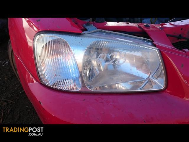 10/2000 Hyundai Accent  2Dr Hatch Manual petrol 1.5 ltr 4cyl RIGHT FRONT HEADLIGHT