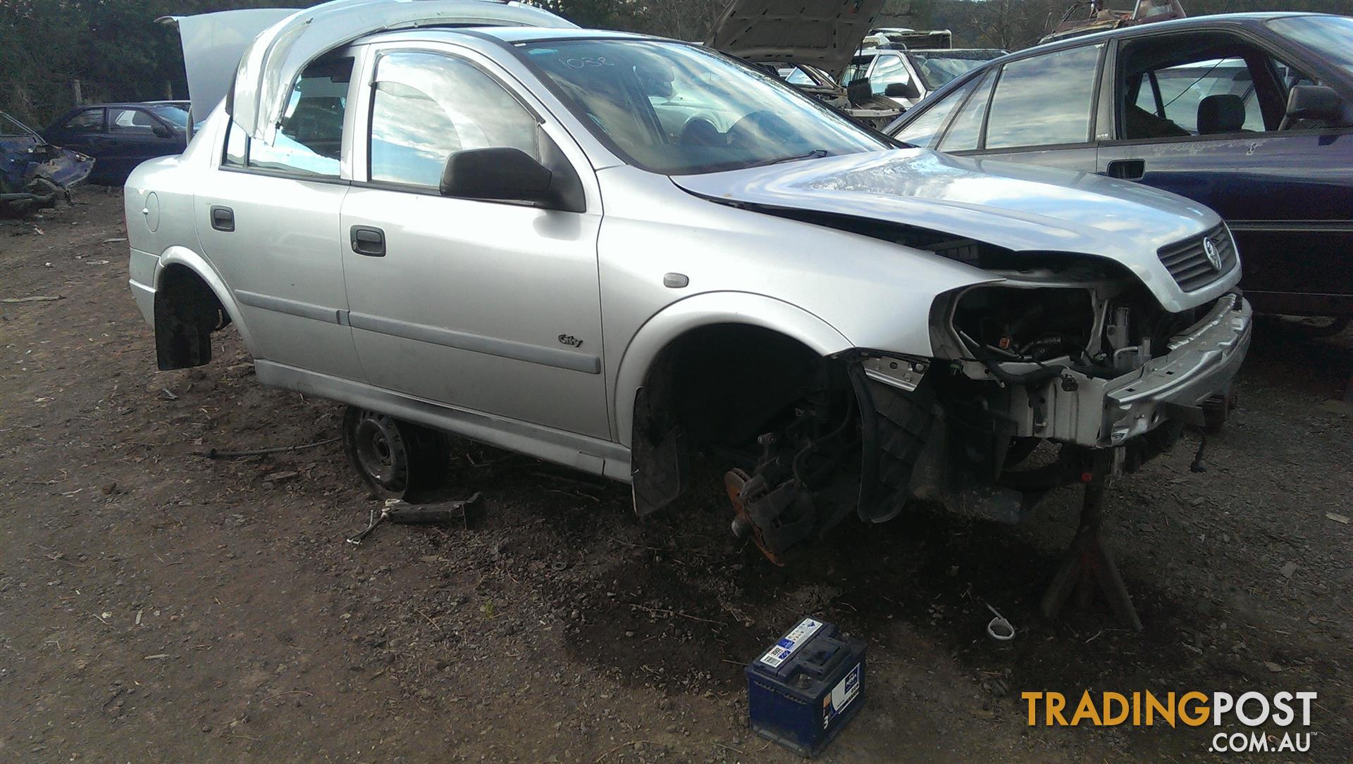 2000 Holden Astra TS 4Dr Sedan Auto 1.8 petrol DOOR REGULATOR LEFT FRONT WINDOW