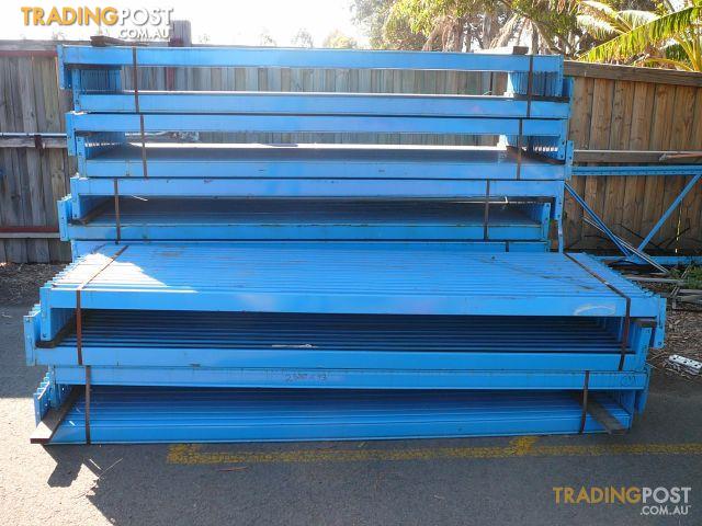 USED APC PALLET RACKING BEAMS 2585MM LONG