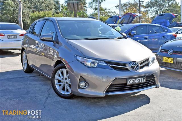 2013-toyota-corolla-ascent-sport-zre182r-hatchback