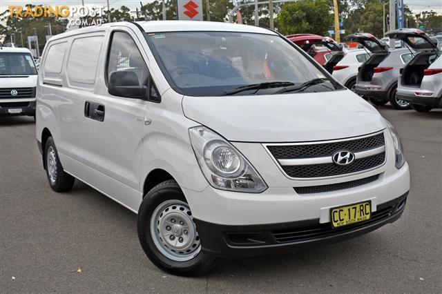 2014-HYUNDAI-ILOAD-TQ-V-VAN