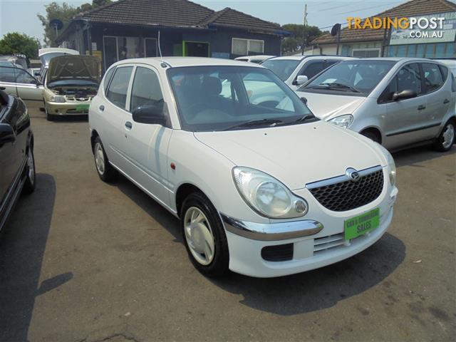 Daihatsu sirion 2003