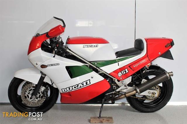 1987-DUCATI-851-TRICOLORE-851CC