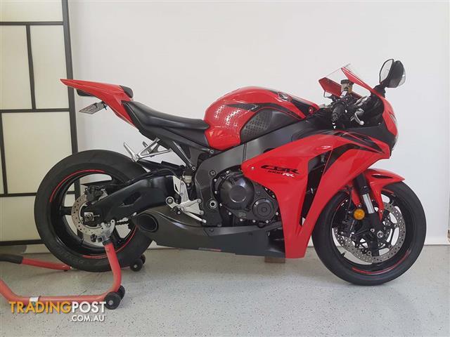 Honda cbr1000rr fireblade 2009