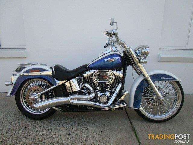 2010-Harley-Davidson-FLSTN-Softail-Deluxe-Cruiser